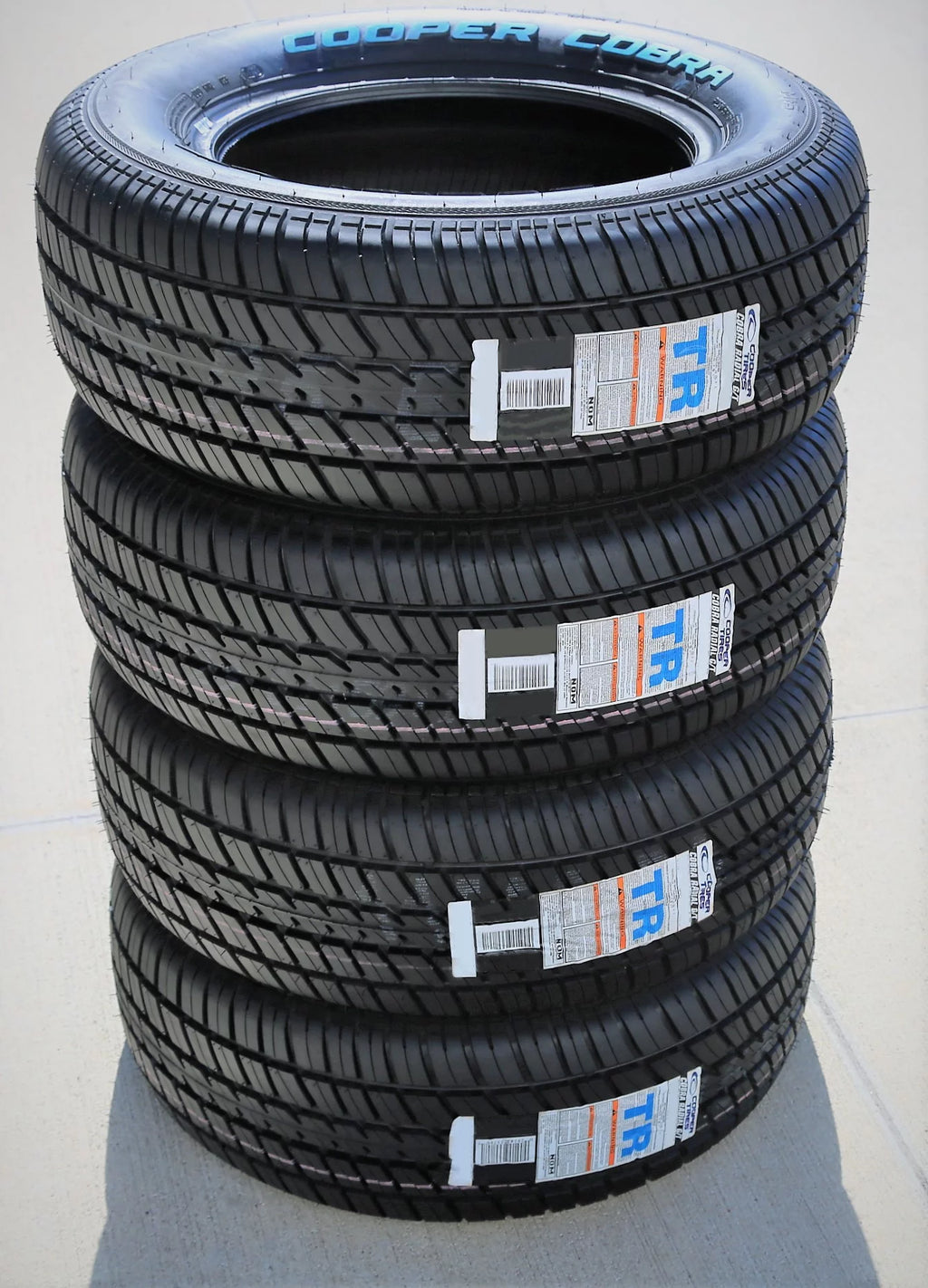 Set of 4 235/70R15 102T All Season Tires G257042