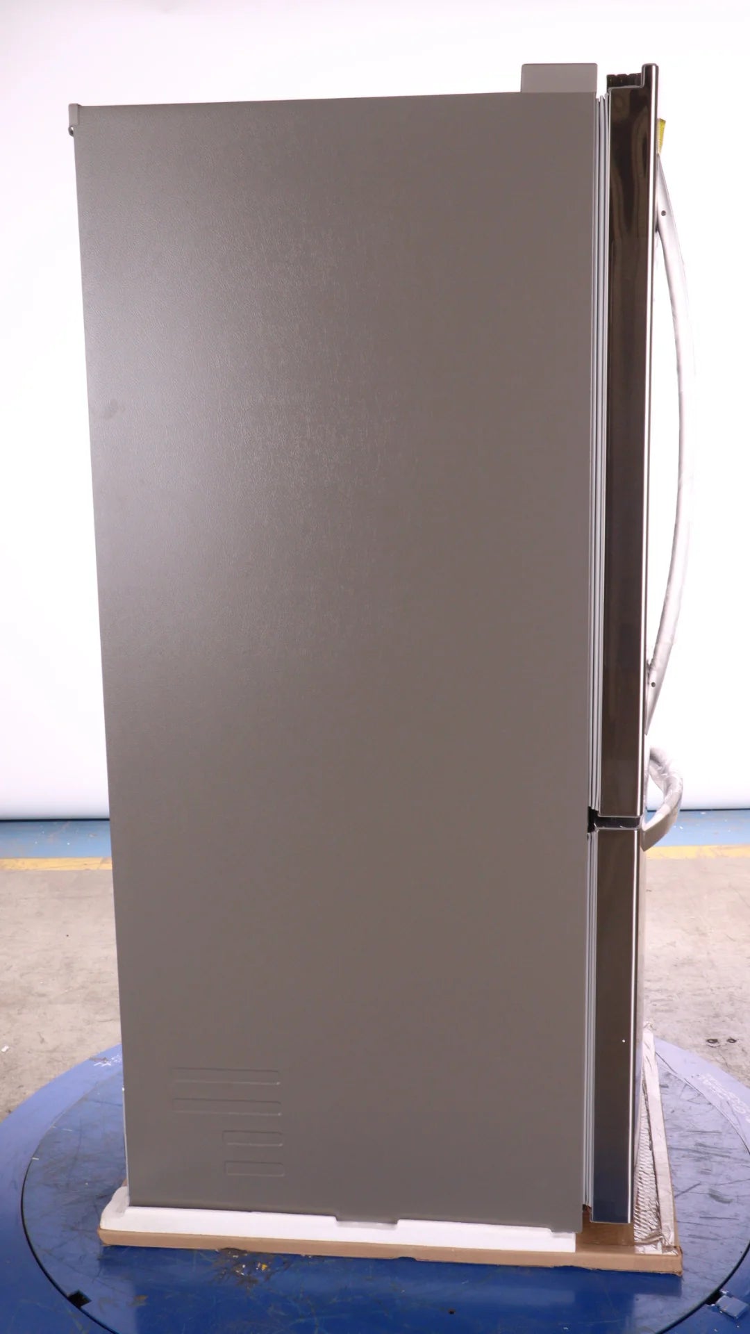33 IN. 26 CU. FT. Stainless Steel Bottom Freezer Refrigerator P11069