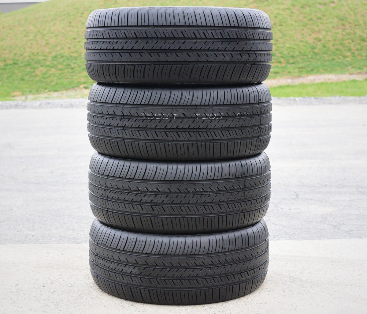 Pair of 2 245/40R18 97Y XL High Performance All Season Tires Y641091