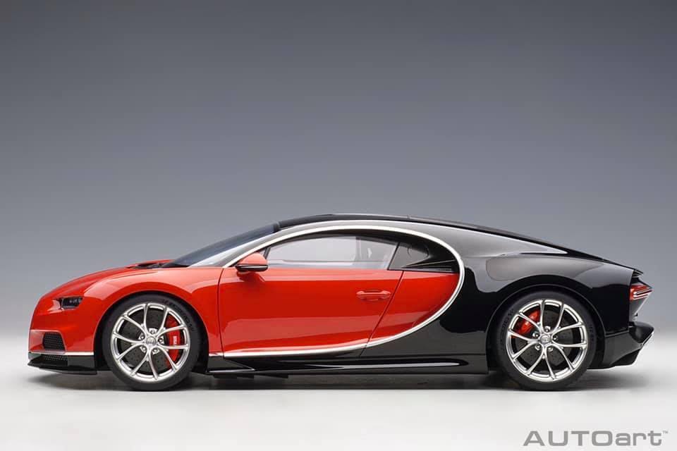 1:12 Scale Italian Red Nocturne Black Bugatti Chiron D6671