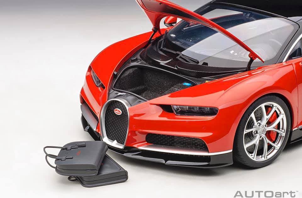 1:12 Scale Italian Red Nocturne Black Bugatti Chiron D6671
