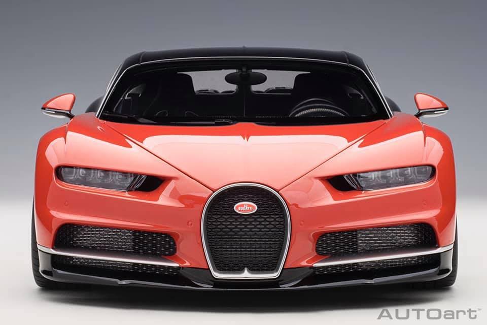 1:12 Scale Italian Red Nocturne Black Bugatti Chiron D6671