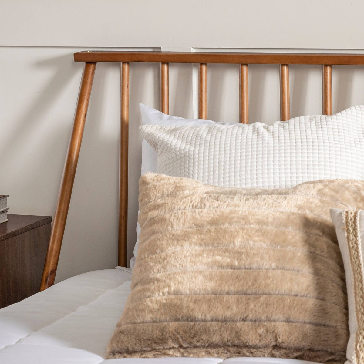 White King Pine Wood Spindle Bed A43769